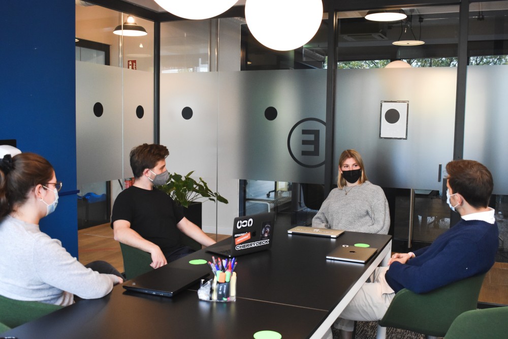 Questions that people analytics should answer: Interview with Mark Hayton